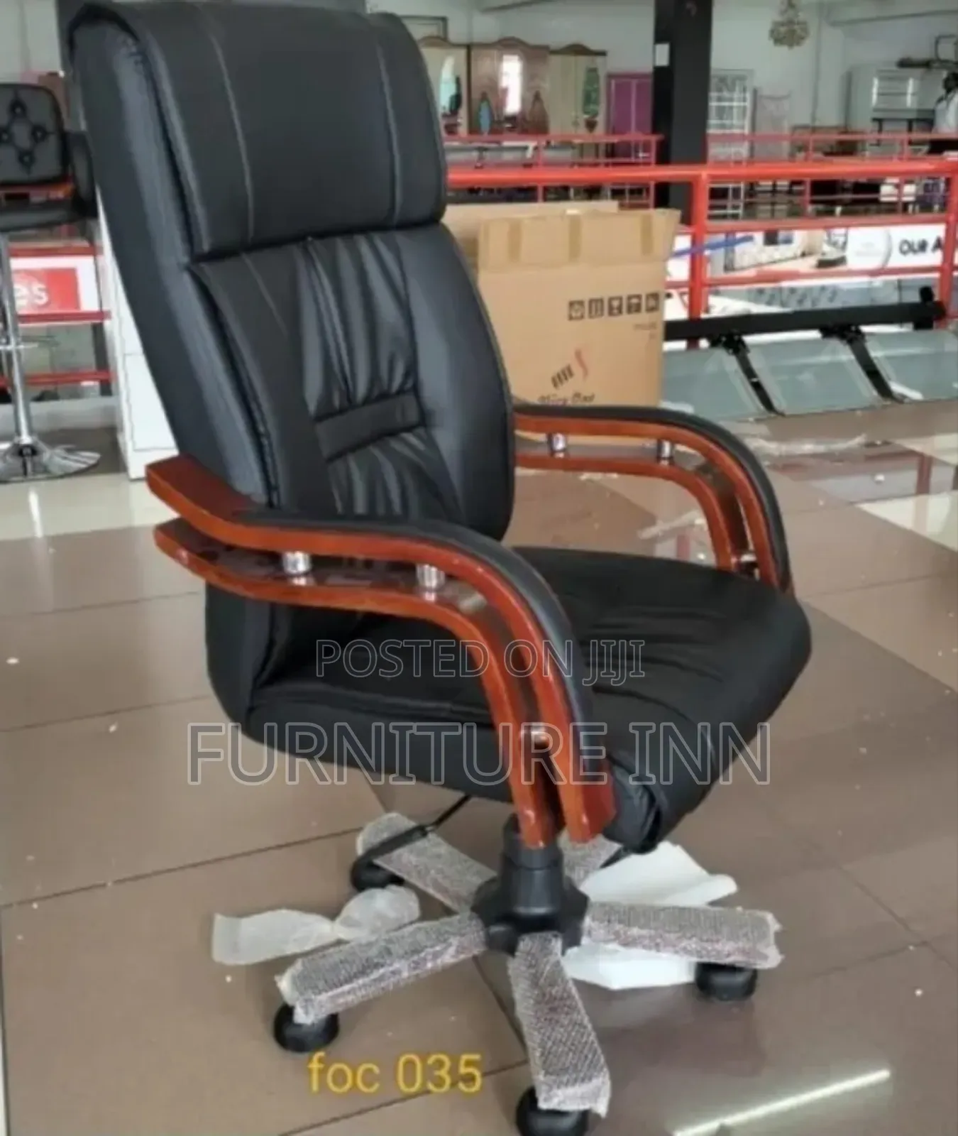 Leather Office Chair:High Back Executive Office Chair