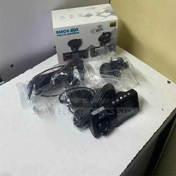 High-Definition Triple Lens * G - Sensor Wide-Angle at 120°.* 3 Cam