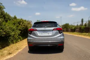 Honda Vezel 2018 Silver