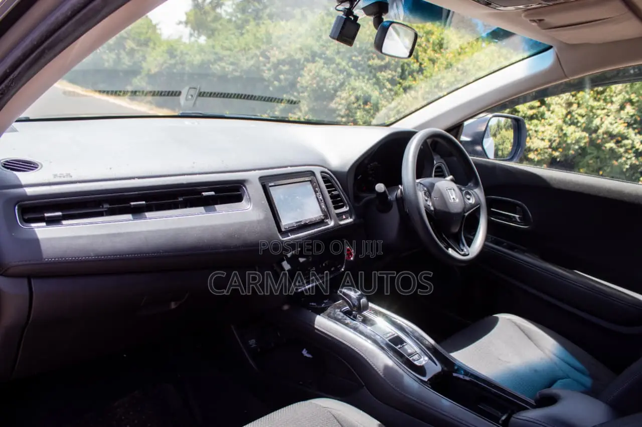 Honda Vezel 2018 Silver