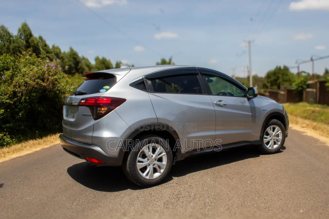 Honda Vezel 2018 Silver