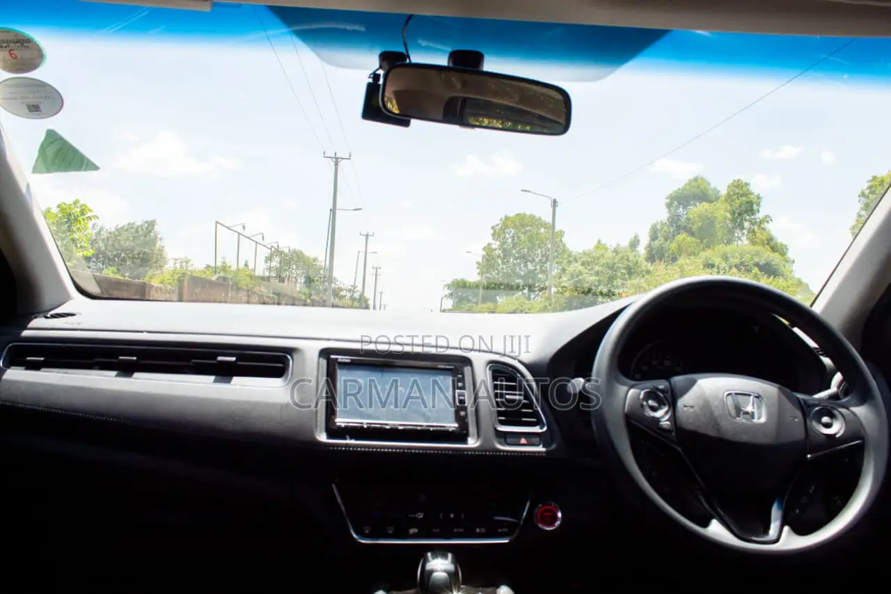 Honda Vezel 2018 Silver