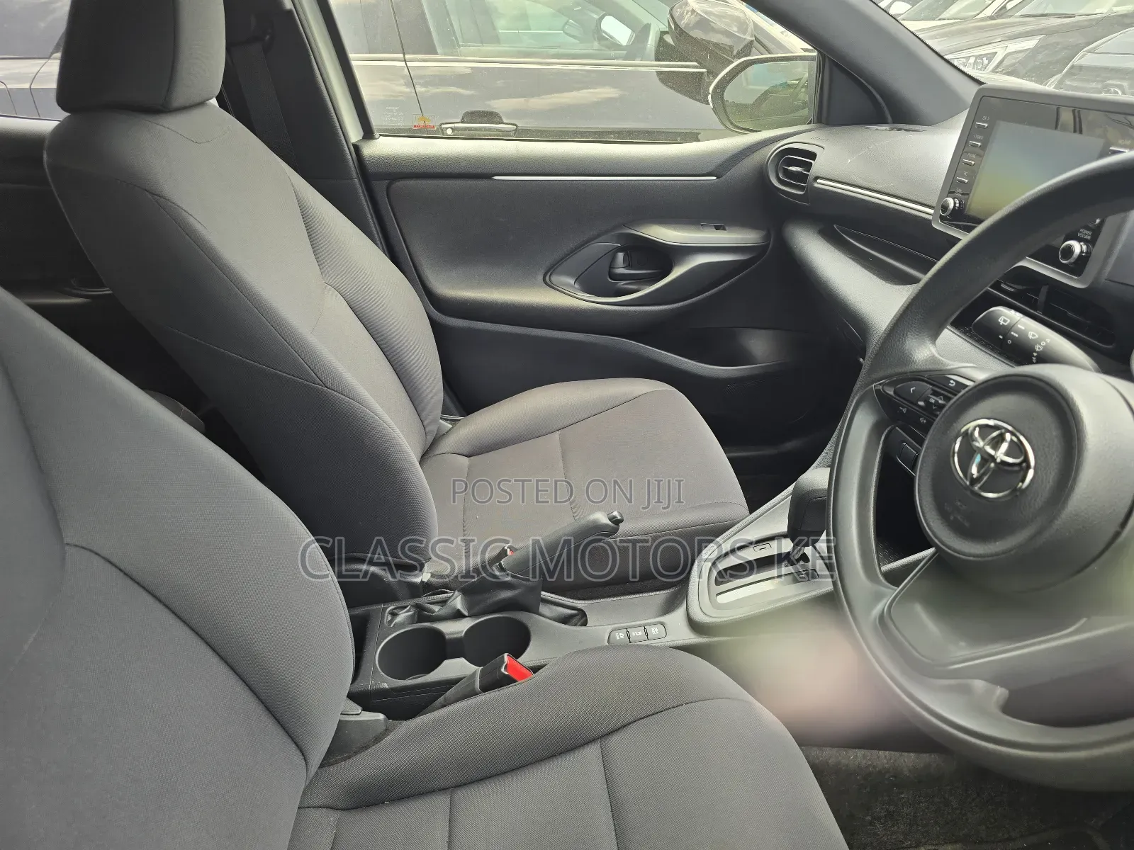 Toyota Yaris 2019 White