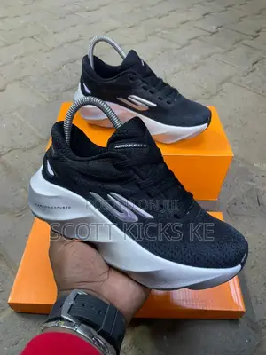 Sketchers Aero-Burst in Stock