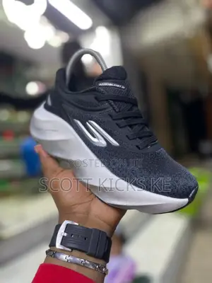 Sketchers Aero-Burst in Stock