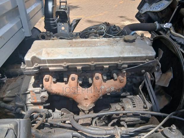 Isuzu NPR Truck - thumbnail 2