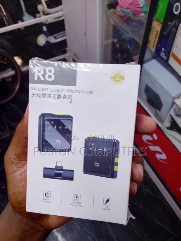 R8 Portable Wireless Lavalier Microphone - main view