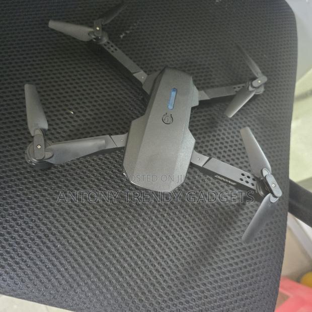 Foldable E88 Pro Drone With One-key Takeoff & 360° Flips - thumbnail 2