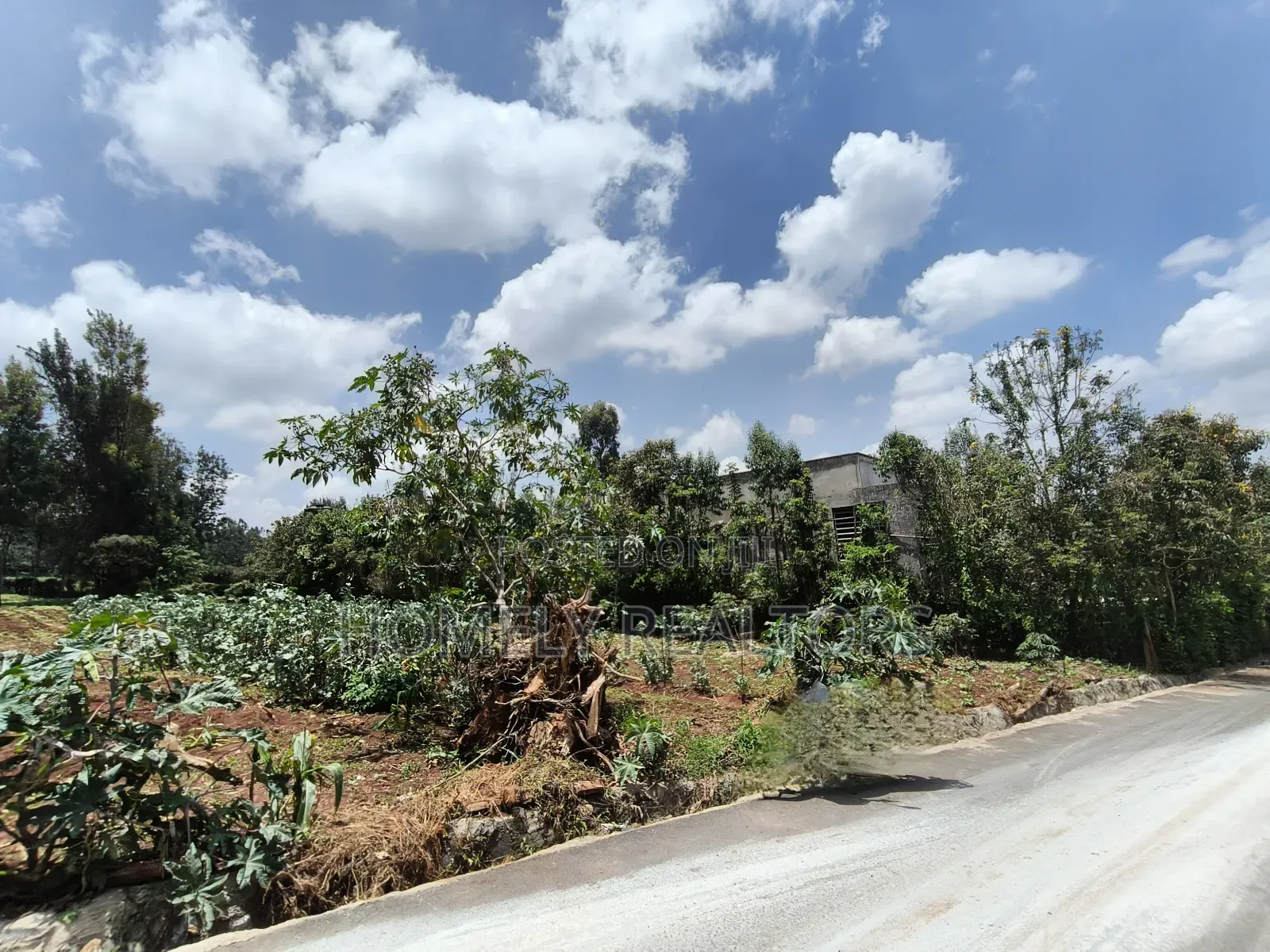 Large Eighth Acre Plot for Sale in Kerarapon Drive in a Gated Estate