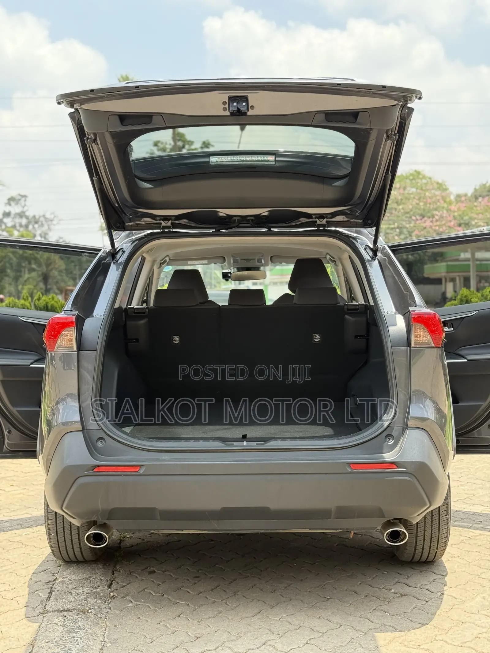 Toyota RAV4 Limited FWD 2019 Gray