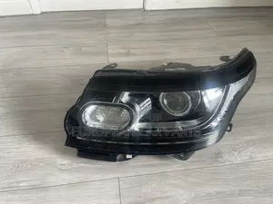 Range Rover Vogue L405 Headlights