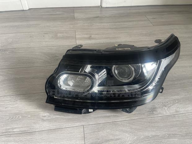 Range Rover Vogue L405 Headlights