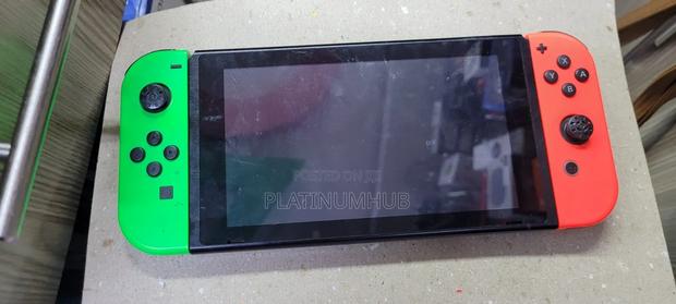Nintendo Switch 1 Preowned - main view