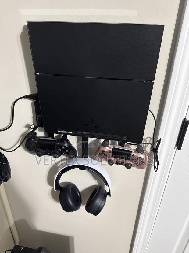 Ps 4 Standard Chipped