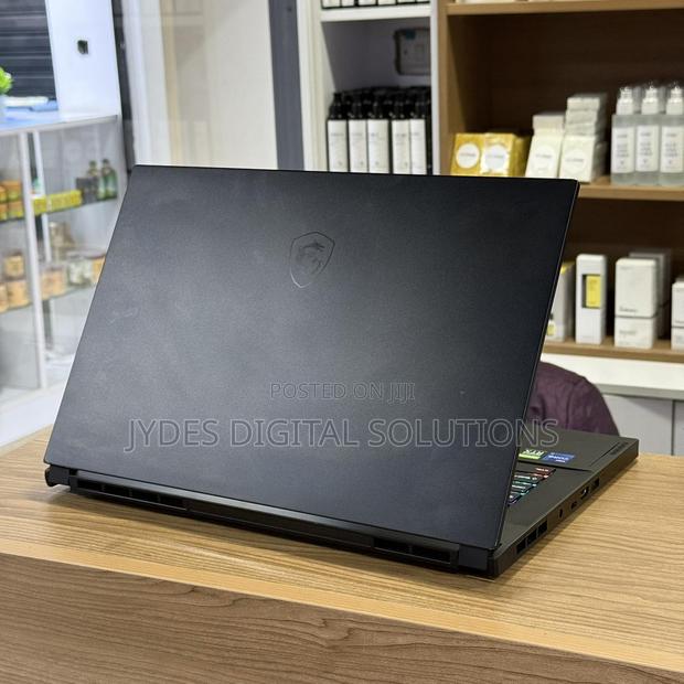 Laptop MSI 16GB Intel Core i7 SSD 512GB - thumbnail 3