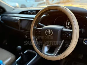 Toyota Hilux 2014 Silver