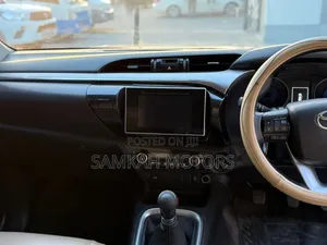 Toyota Hilux 2014 Silver