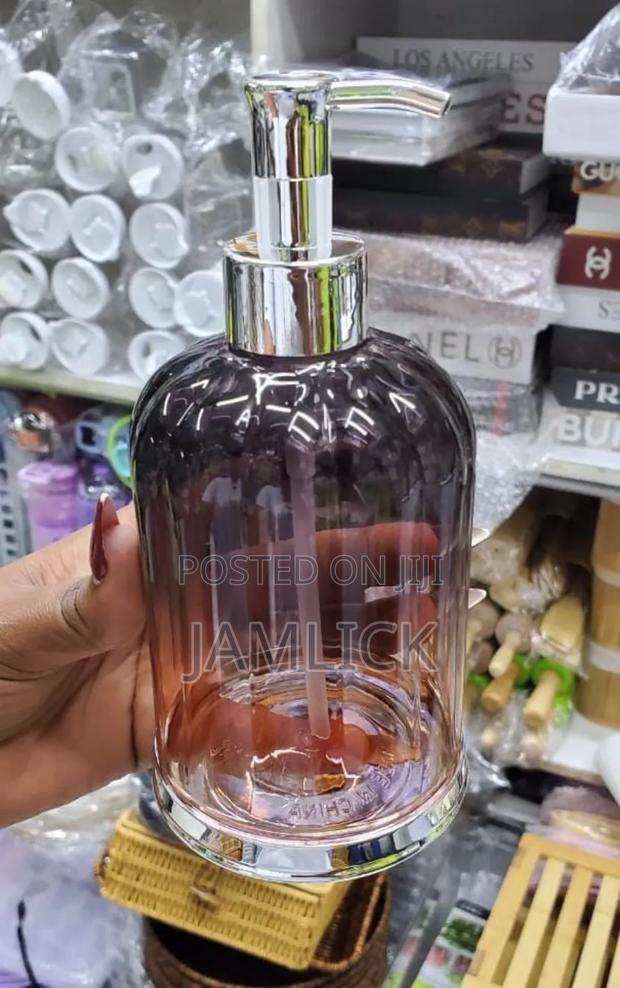 500ml Acrylic Coloured Handwash Dispenser – Bz - main view