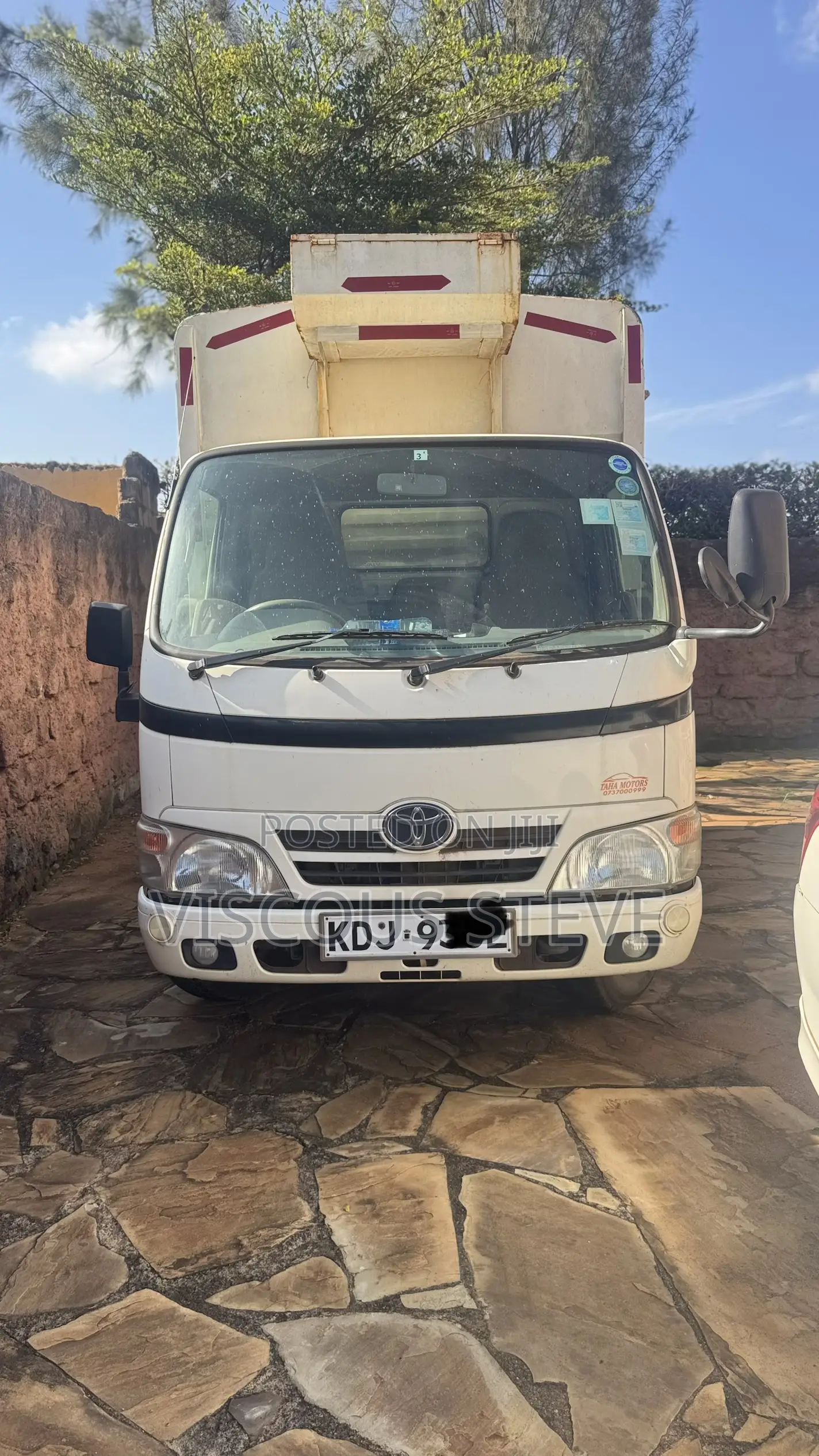 V Clean Toyota Dyna 2015 Distress Sale