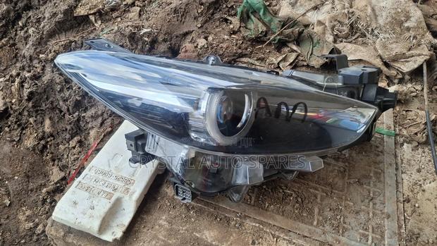 Axela Headlight (No.7) - main view