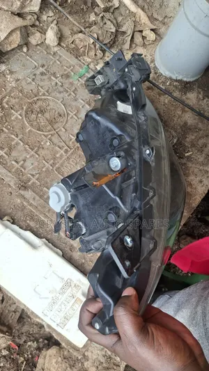 Axela Headlight (No.7)