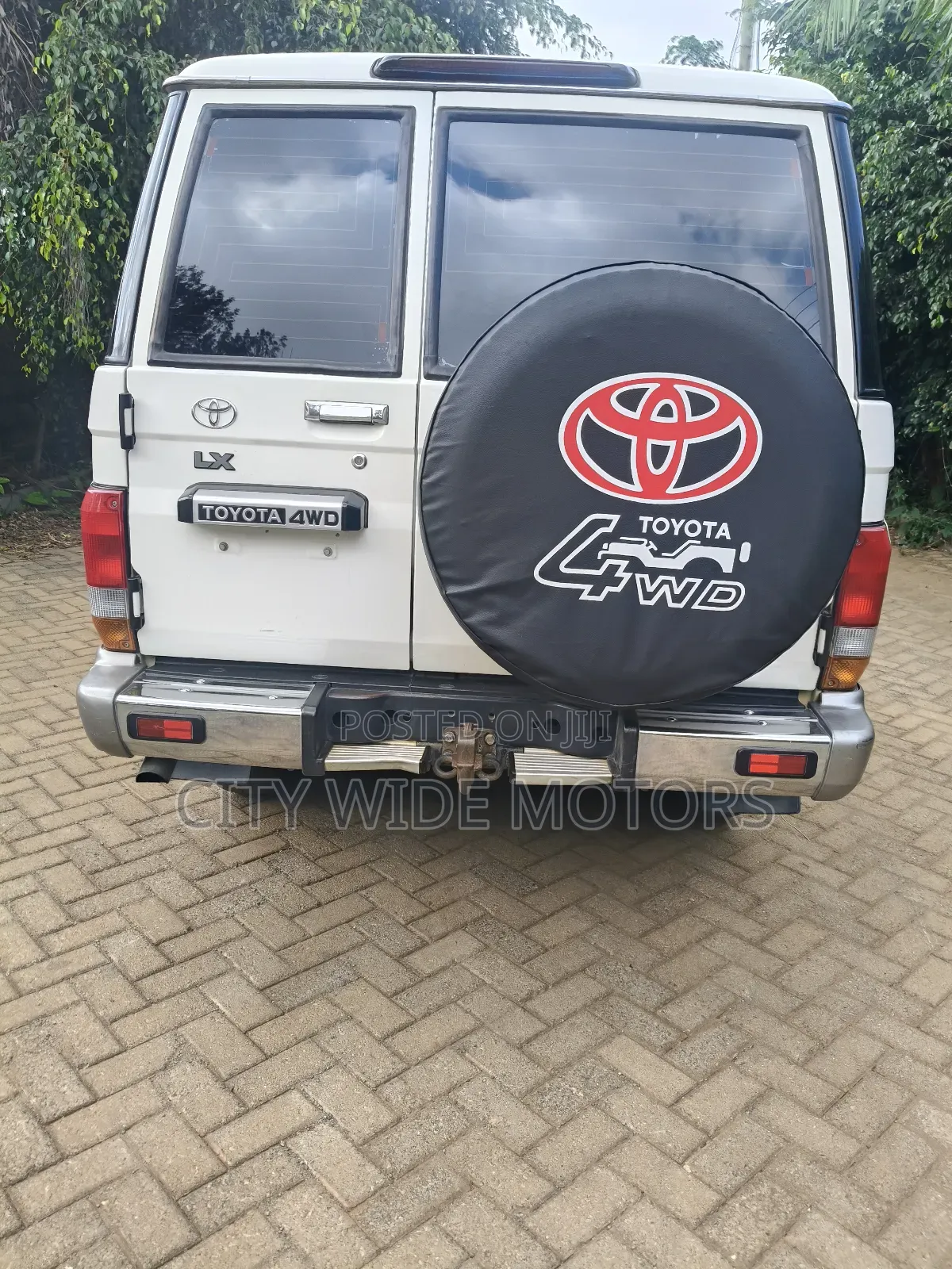 Toyota Land Cruiser 2017 White