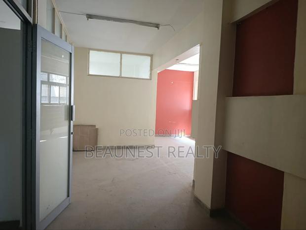 Spacious Office to Let - thumbnail 2