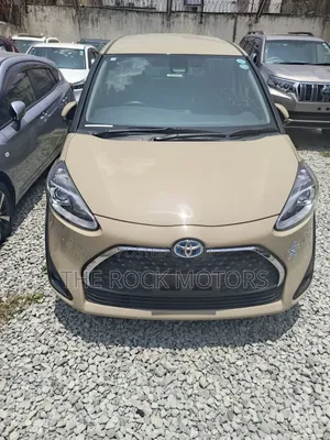 Toyota Sienta 2019 Brown