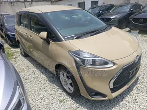 Toyota Sienta 2019 Brown