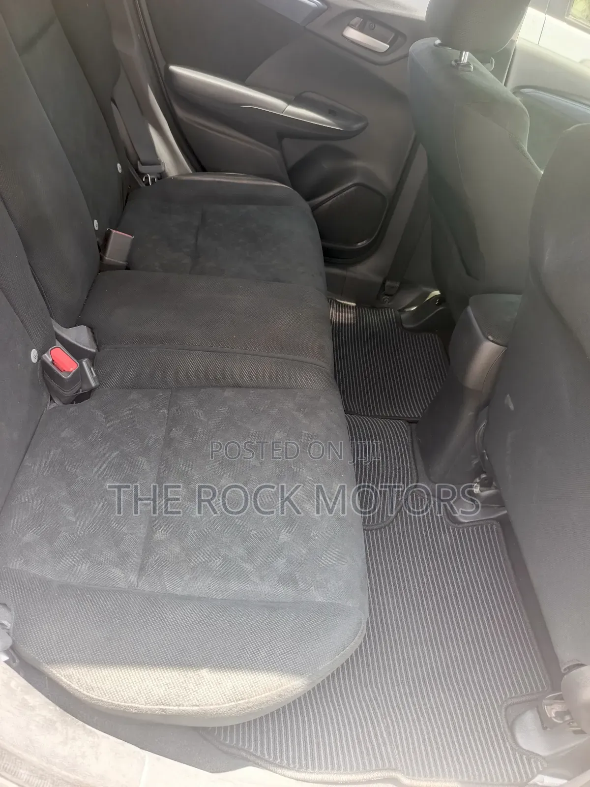 Honda Fit Shuttle 2019 Silver