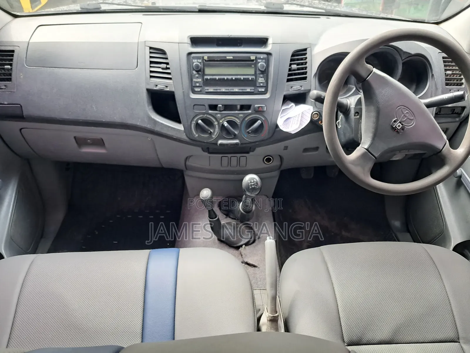 Toyota Hilux 2011 Gray