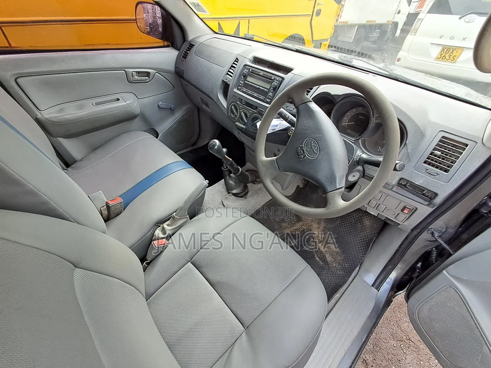 Toyota Hilux 2011 Gray