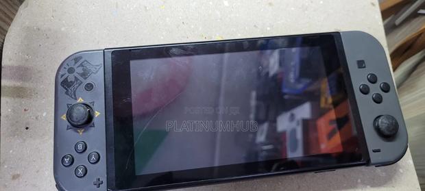 Nintendo Switch V2 Used Console - main view