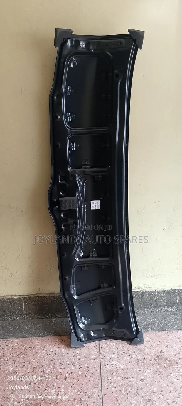Hiace 7l 2014 Bonnet - thumbnail 2