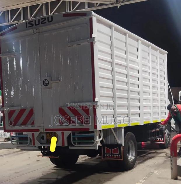 Isuzu NKR Truck