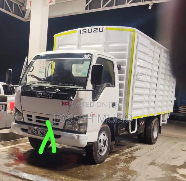 Isuzu NKR Truck - thumbnail 2