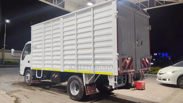 Isuzu NKR Truck - thumbnail 3