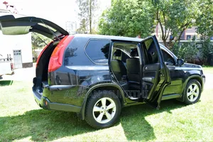 Nissan X-Trail 2.0 Petrol XE 2010 Black