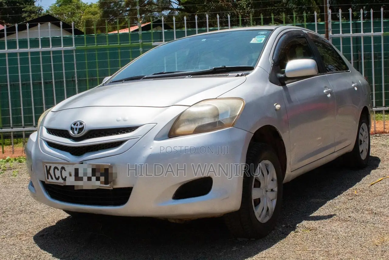 Toyota Belta 2009 Silver