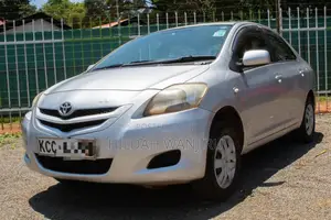 Toyota Belta 2009 Silver