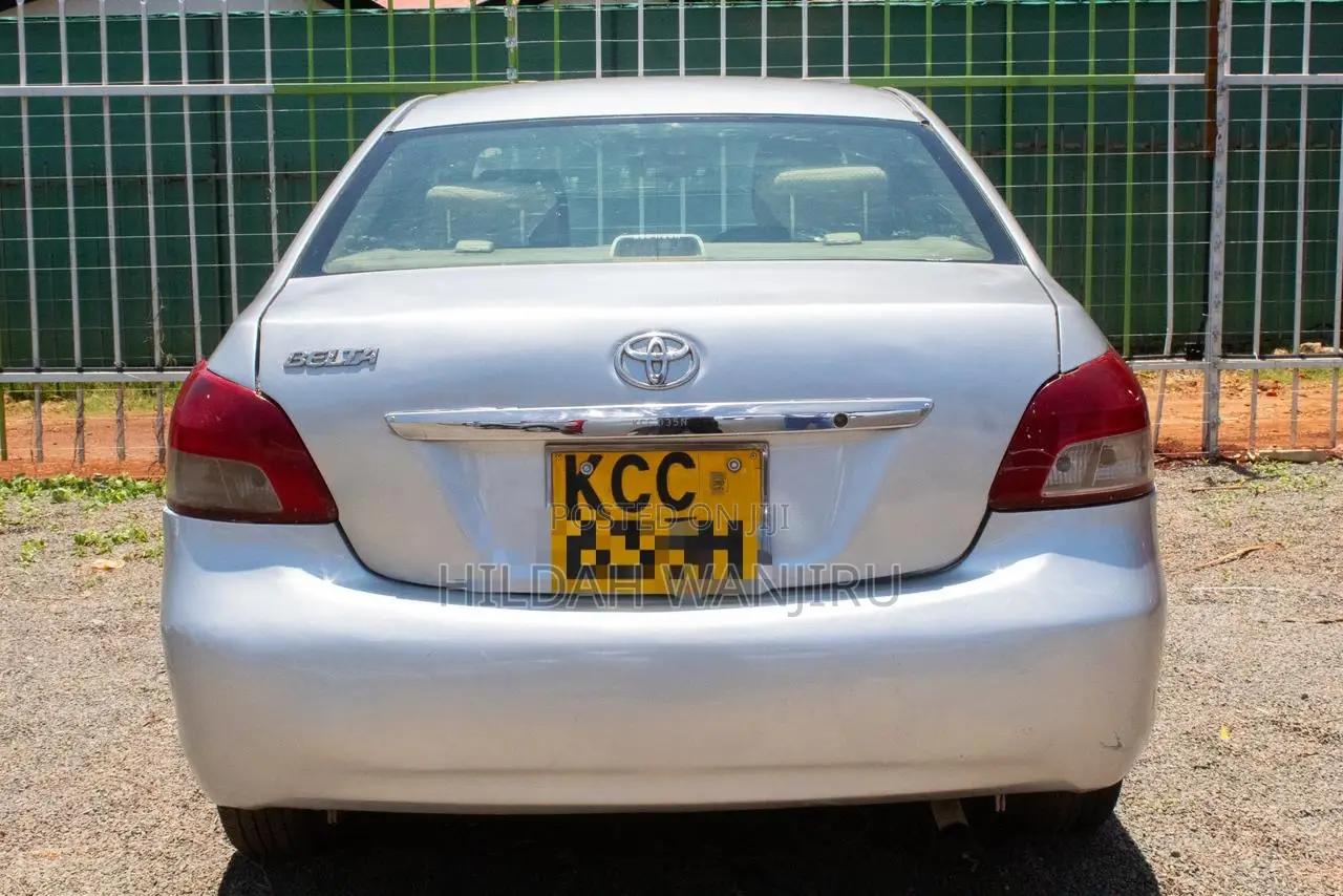 Toyota Belta 2009 Silver