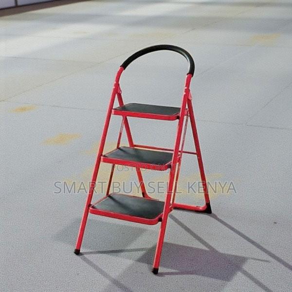 Easy To Store Foldable 3 Step Kitchen Ladder Portable And Anti-slip
