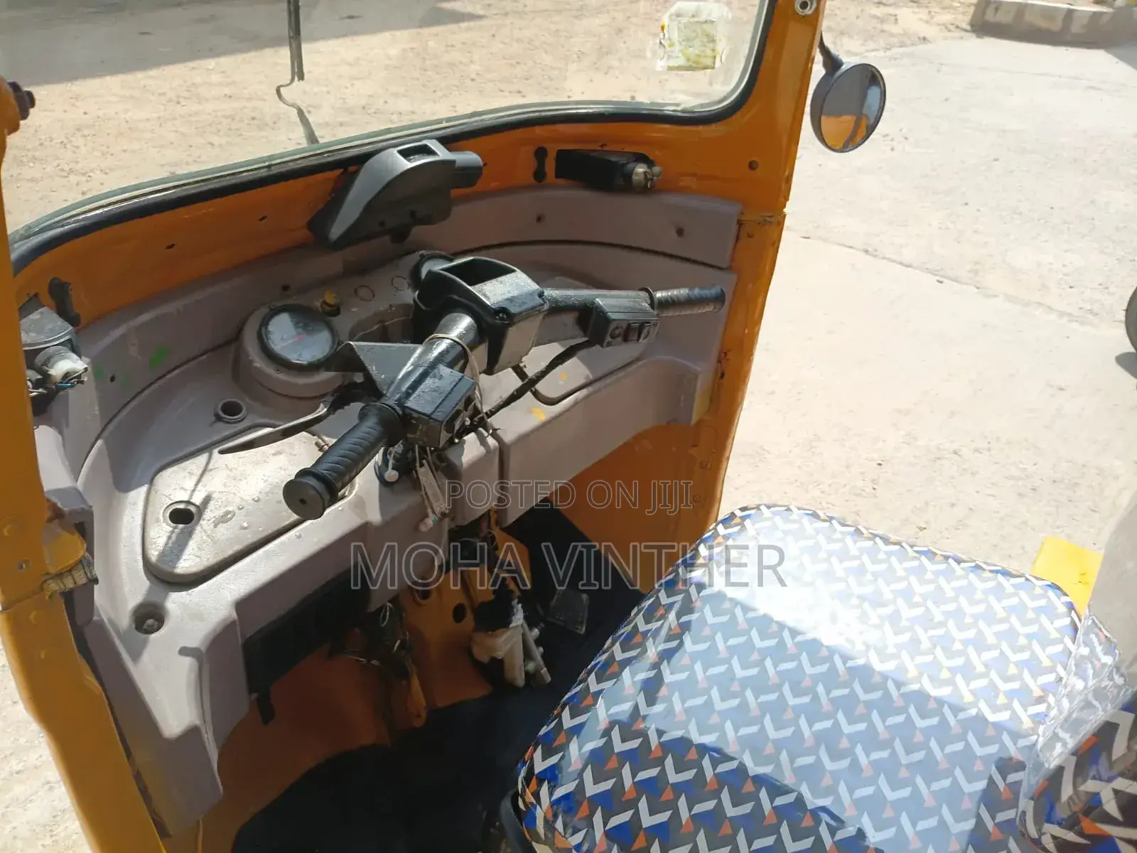 Bajaj RE 2018 Yellow