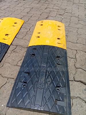 Rubber Speed Bumps /Speed Table - thumbnail 2