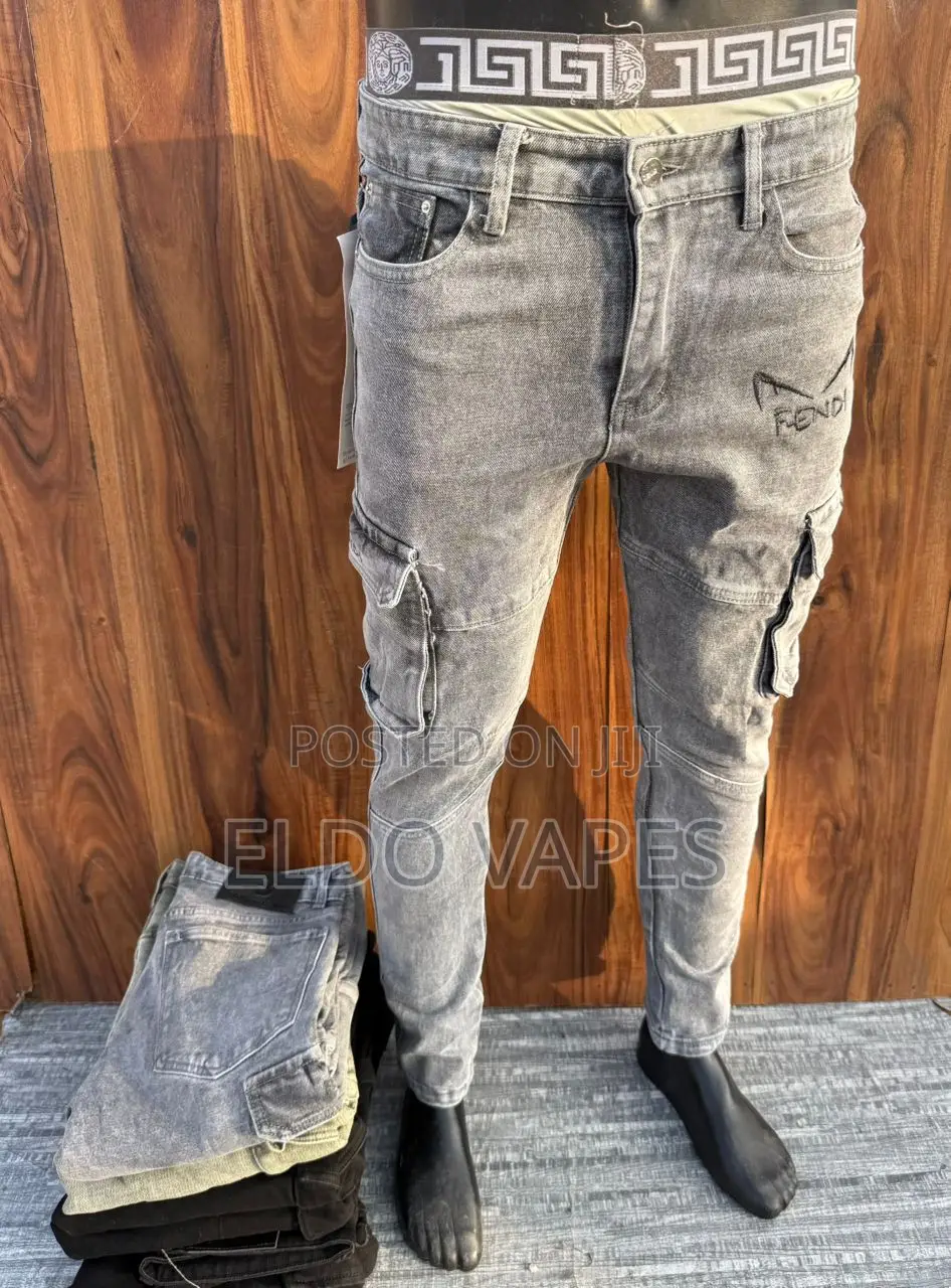 Men's Cargo Jeans With Side Pockets