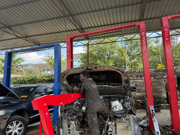 Heavy Duty High Quality Vehicle Two Post Lift With All Accessories - main view