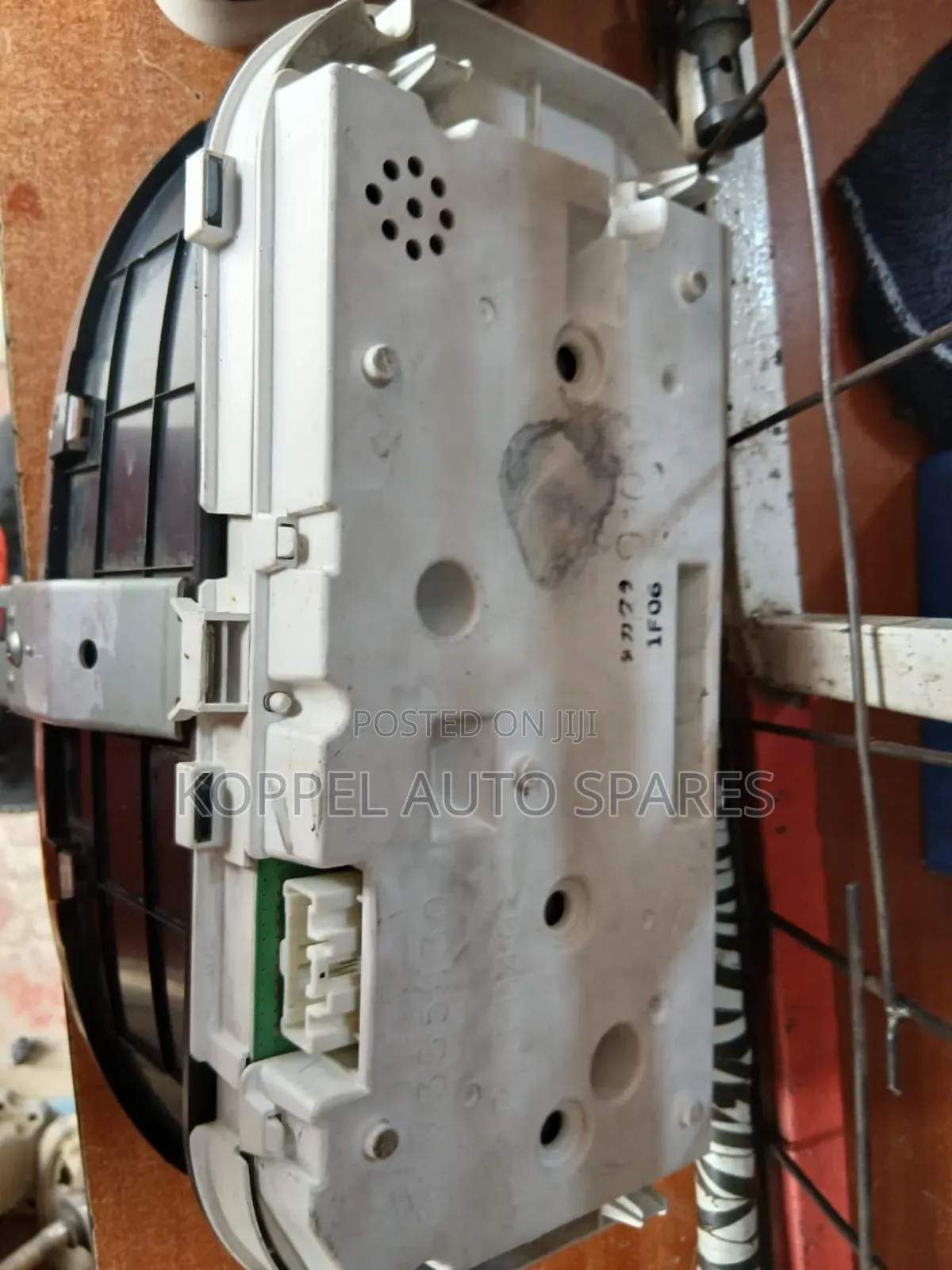 Mazda Bongo L8 Clock Auto