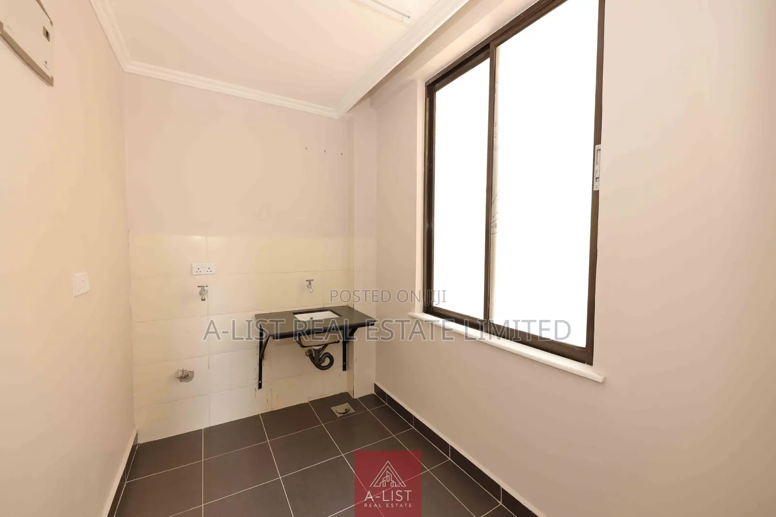 2bdrm Apartment in Westlands, Raphta Road Area for rent