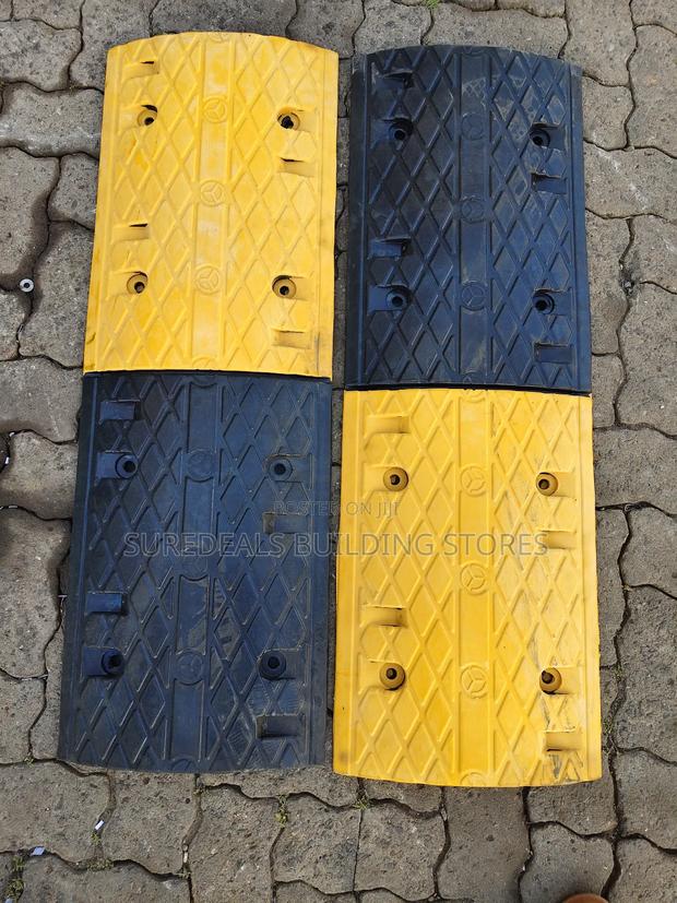 Reflective Rubber Speed Breaker / Bumb - main view