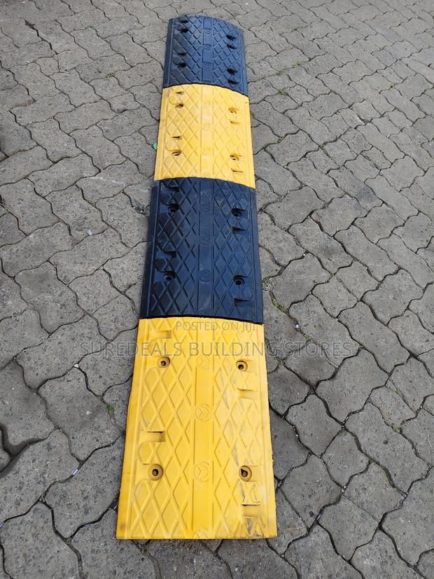High Quality Reflective Rubber Speed Bump - main view